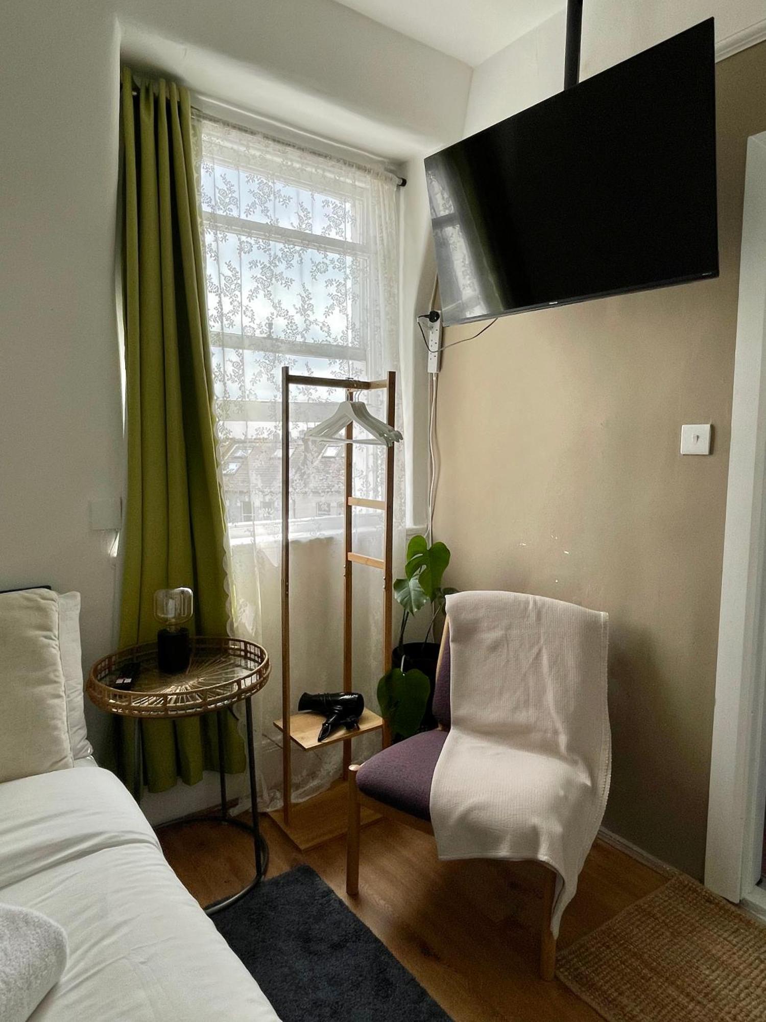 Fulham Apartment *